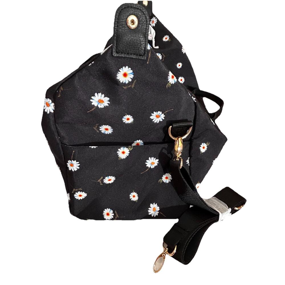 Alice + Olivia Daisy Print Canvas Duffle Bag & Reversible Bucket Hat MSRP $235 - Picture 12 of 14